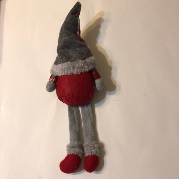 Shelf Sitting Christmas Gnome - Picture 4 of 5